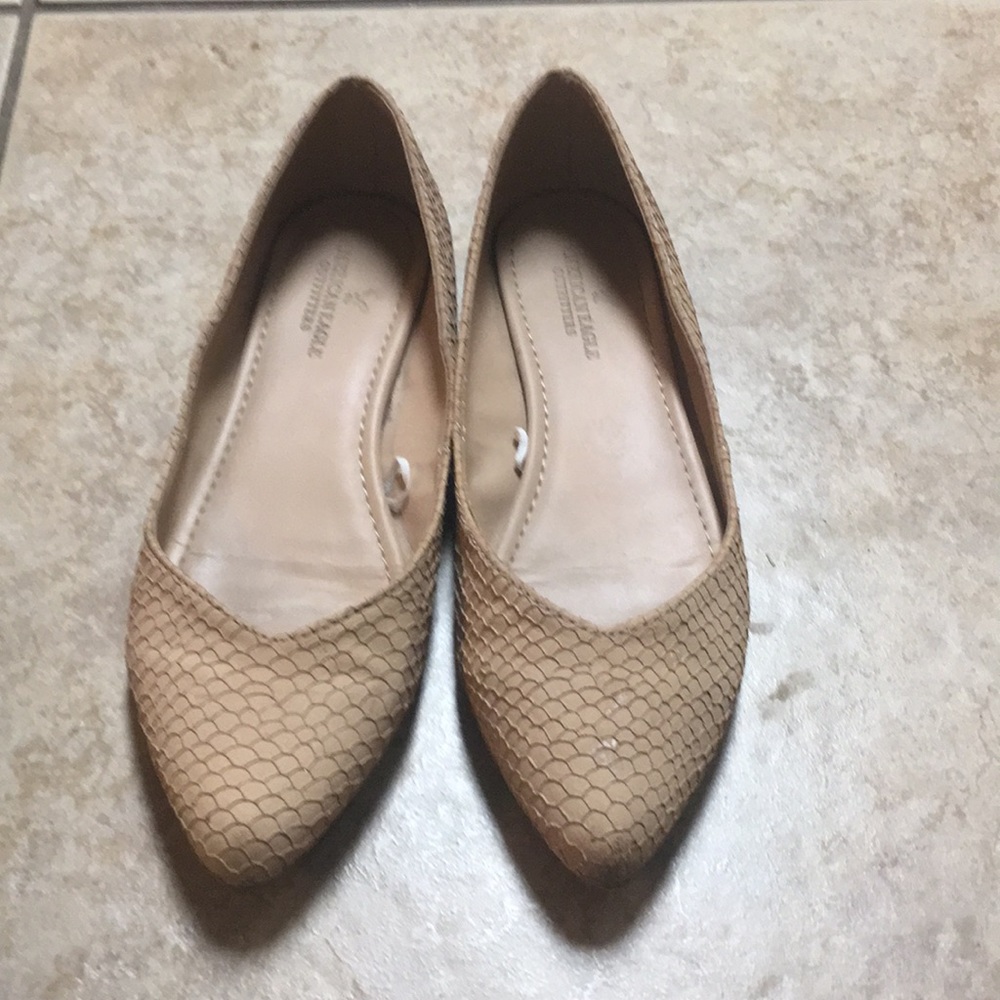 Tan flats